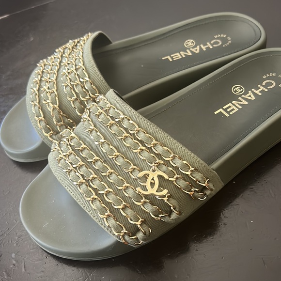 hello I am currently selling these beautiful army green and gold Chanel slides ! - Picture 3 of 4